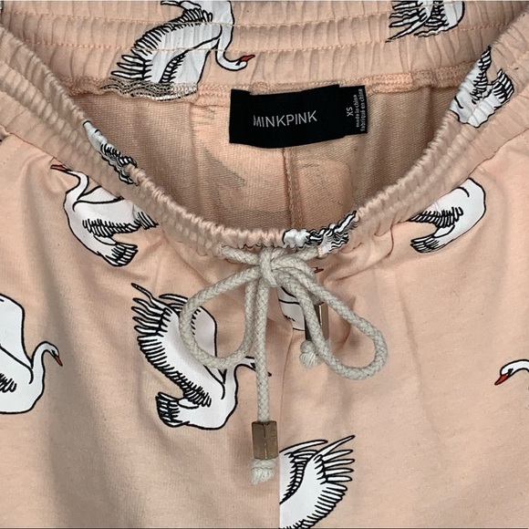 MINKPINK Joggers with Pockets Swan Print - Picture 5 of 5